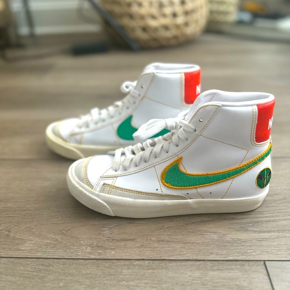 Nike Other - Nike Blazer Mid 77 - Roswell Rayguns - Amazing Cond.- Youth Size 4.5